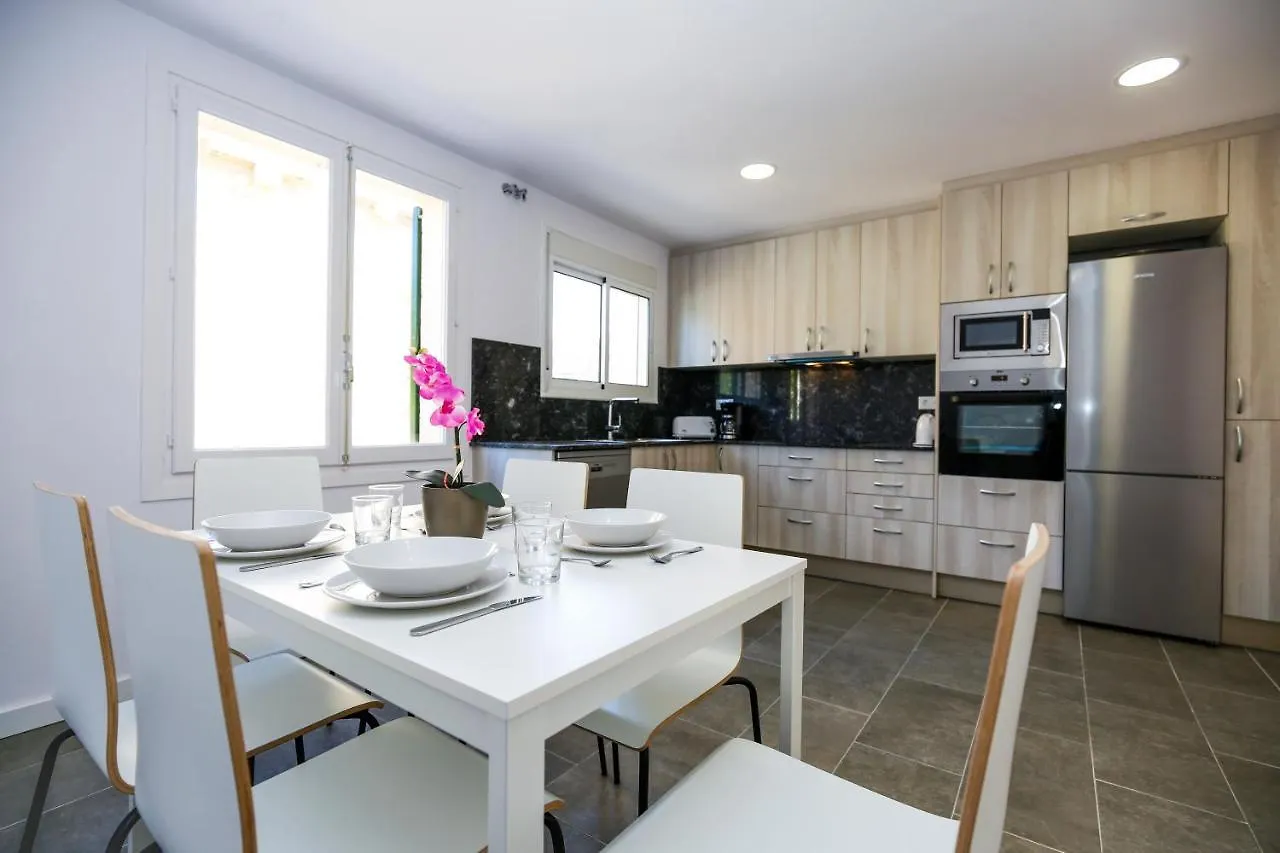 Vilanova Pool Apartman Salou